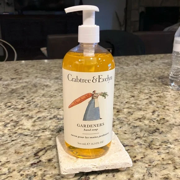 Crabtree & Evelyn Gardeners Hand Soap - Gold with stone trivet - Picture 2 of 5